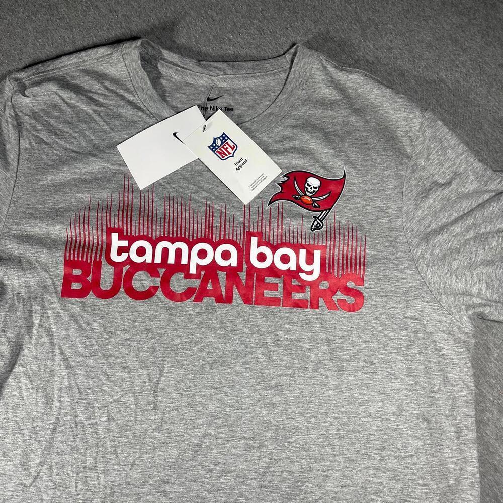 New With Tags Nike Tampa Bay Buccaneers NFL Men’s Medium Gray T-Shirt Football T